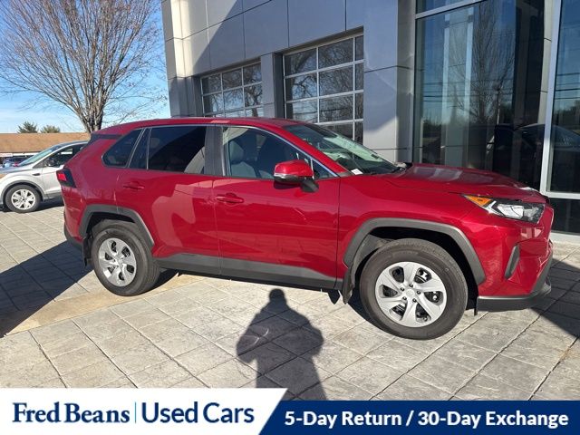 2022 Toyota RAV4 LE photo 4