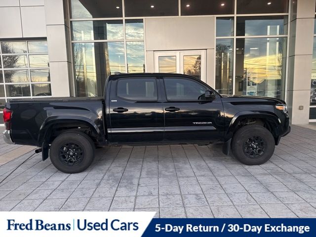 2022 Toyota Tacoma SR5 V6 photo 2