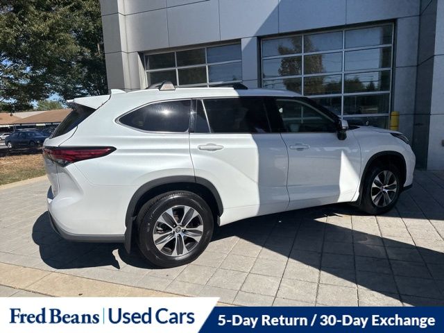 2022 Toyota Highlander XLE photo 4