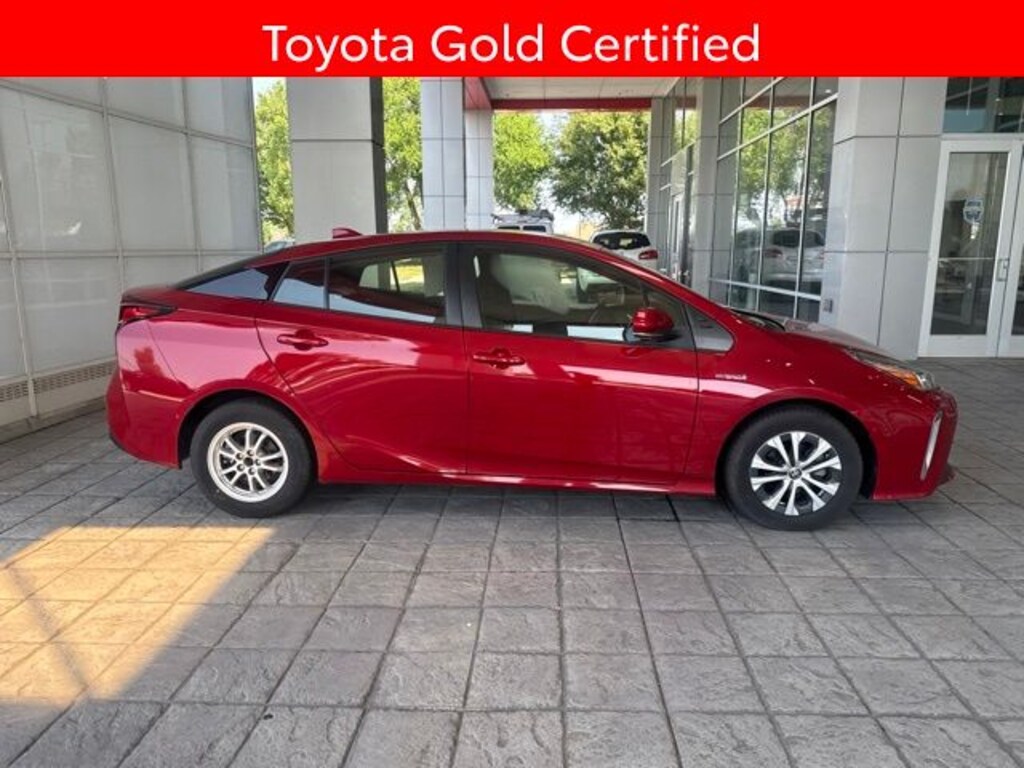 Certified 2021 Toyota Prius LE Hatchback