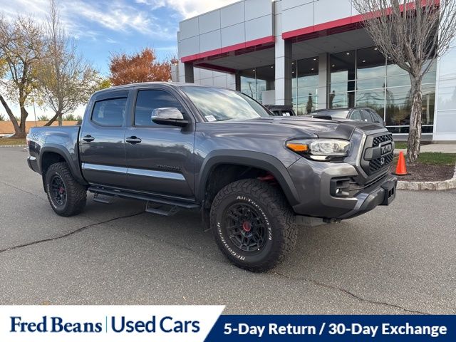 2022 Toyota Tacoma TRD Pro photo 3
