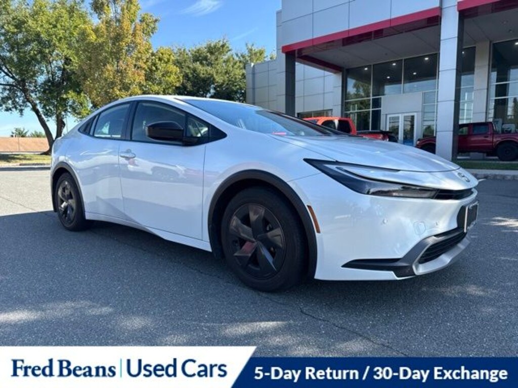 Used 2024 Toyota Prius Prime SE Hatchback