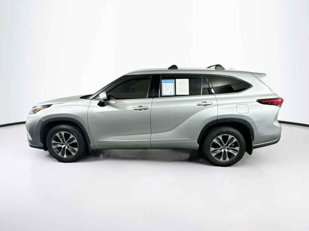 Used 2022 Toyota Highlander XLE SUV
