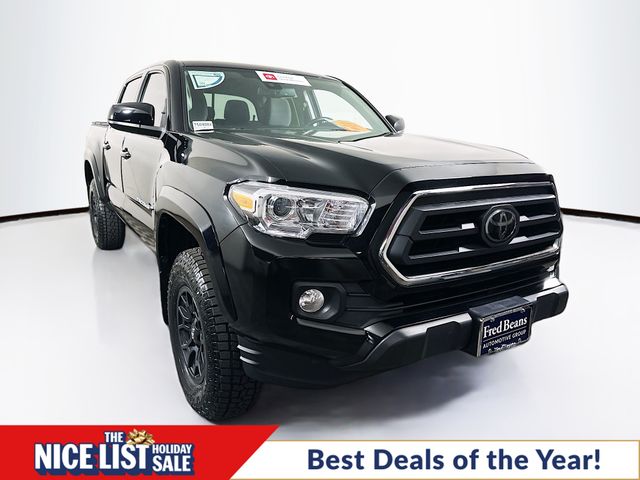 2022 Toyota Tacoma SR5's photo