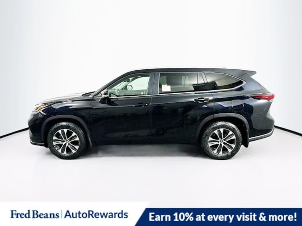 New 2025 Toyota Highlander XLE SUV