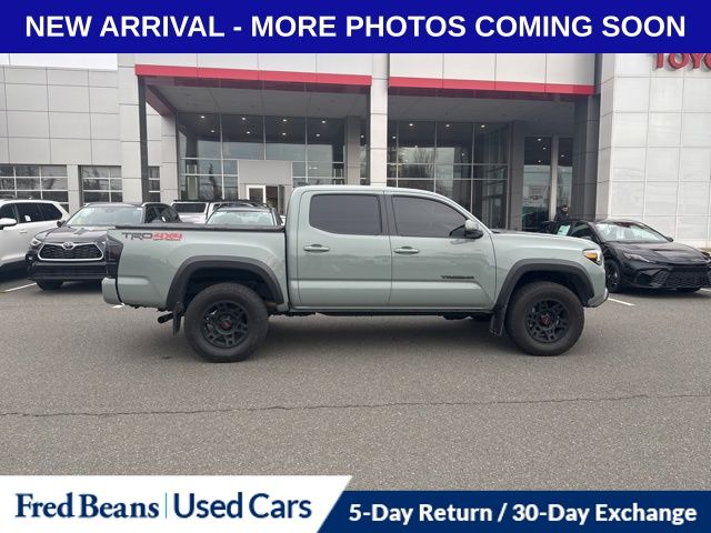 2022 Toyota Tacoma TRD photo 3