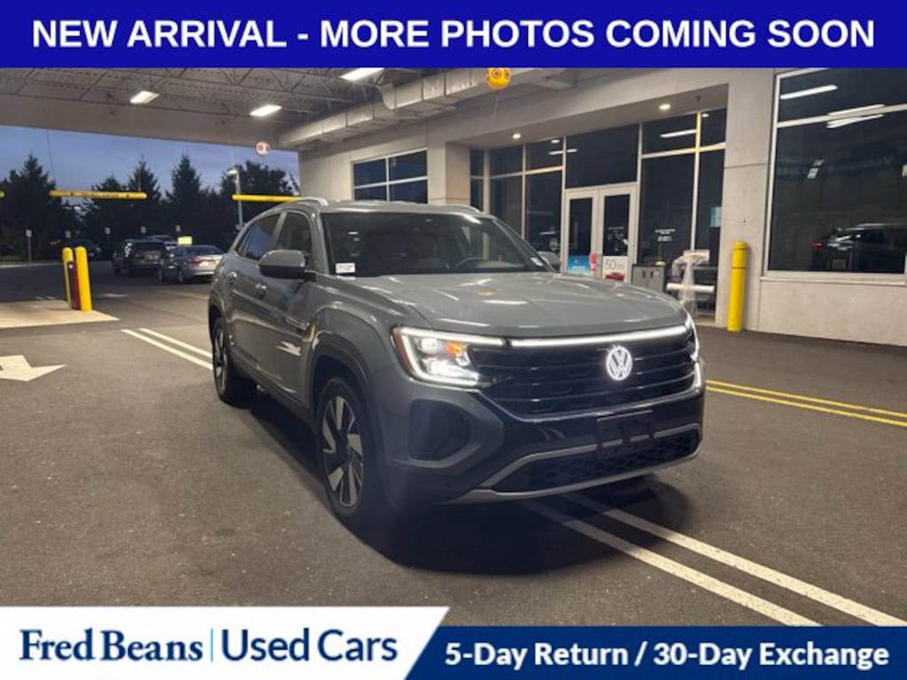Used 2024 Volkswagen Atlas Cross Sport 2.0T SE w/Technology SUV