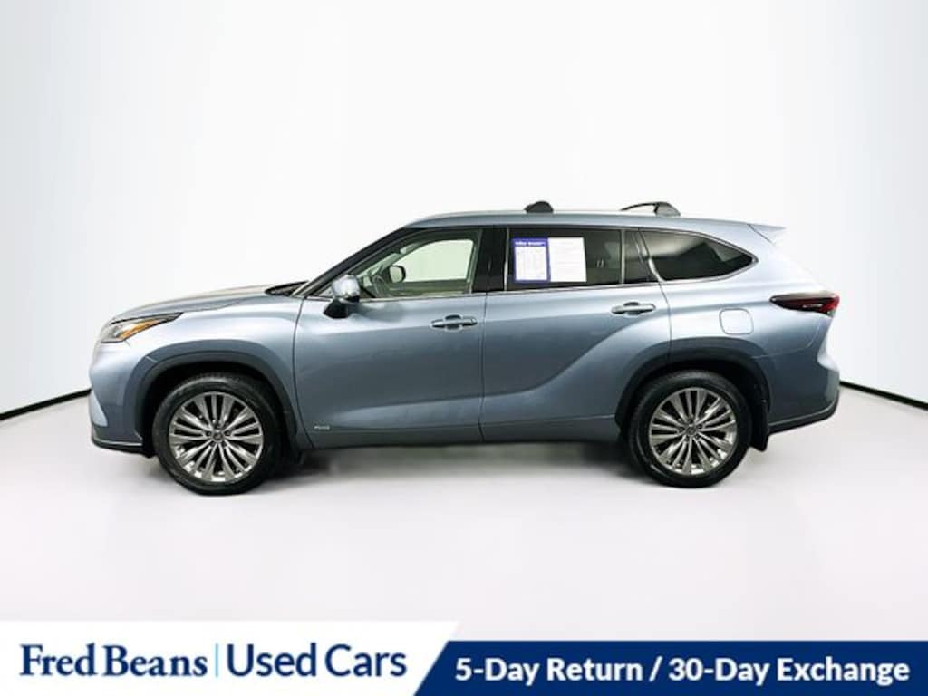 Used 2024 Toyota Highlander Hybrid Platinum SUV