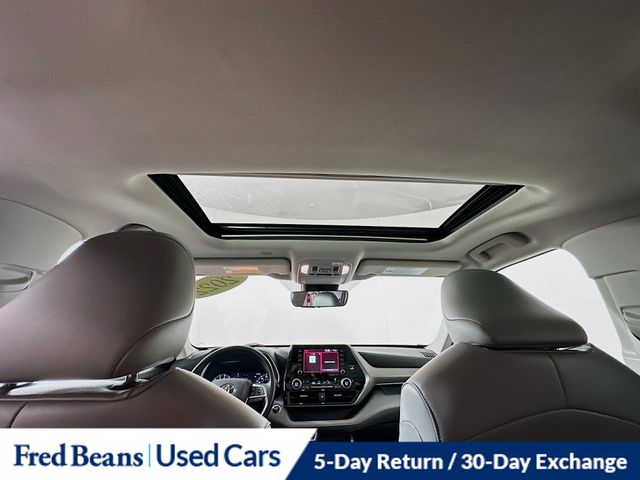 2022 Toyota Highlander XLE - Photo 25