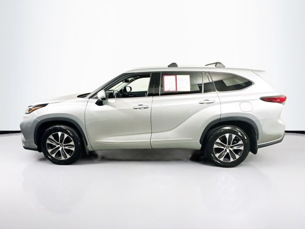 Used 2022 Toyota Highlander XLE SUV
