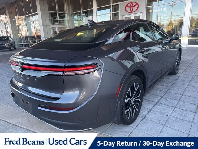 2023 Toyota Crown XLE photo 4