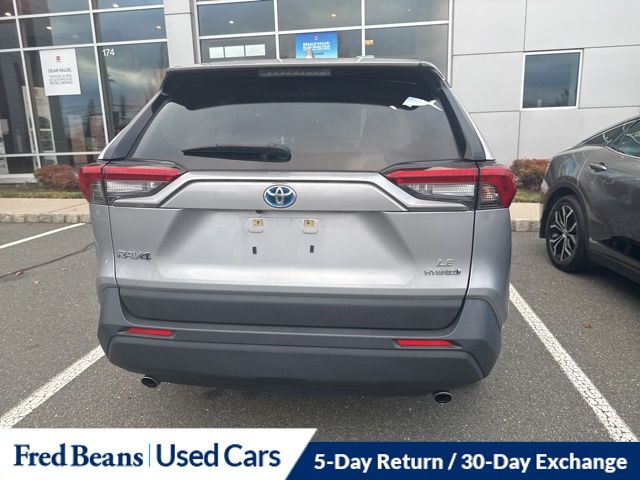 2022 Toyota RAV4 Hybrid LE photo 3