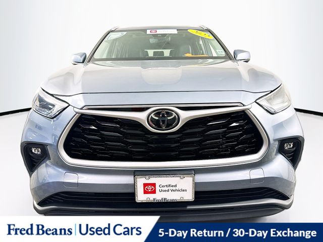 2022 Toyota Highlander XLE photo 2