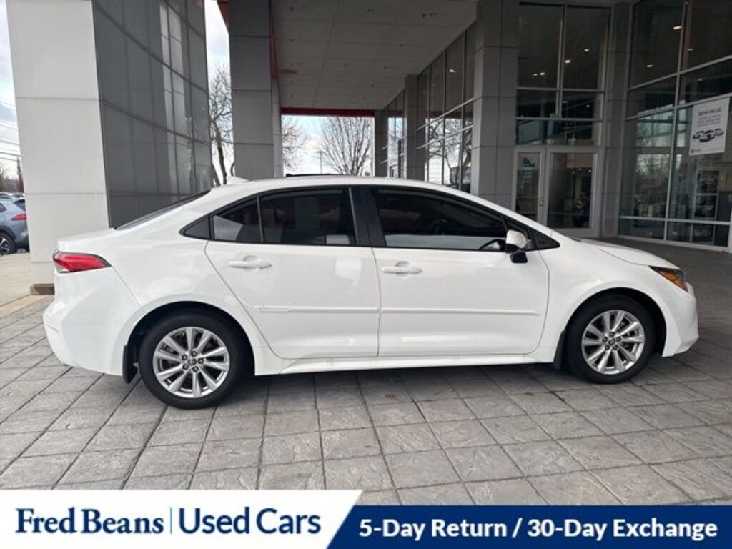Used 2025 Toyota Corolla LE Sedan