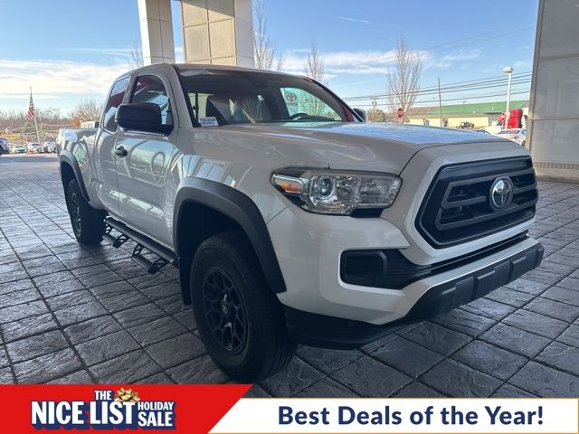 2022 Toyota Tacoma SR's photo