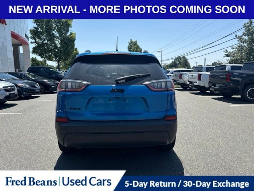 Used 2023 Jeep Cherokee Altitude Lux SUV