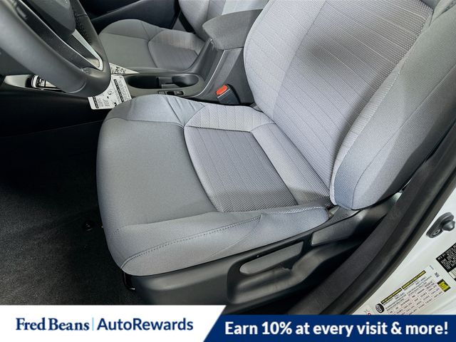 2026 Toyota Corolla SE - Photo 10