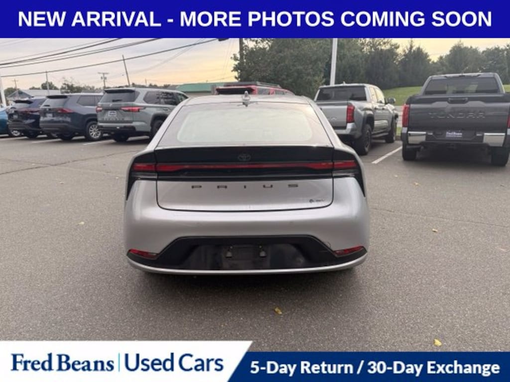 Used 2025 Toyota Prius XLE Hatchback