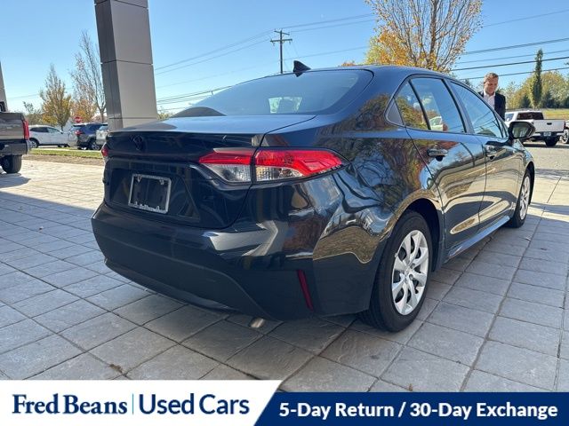 2022 Toyota Corolla LE photo 4