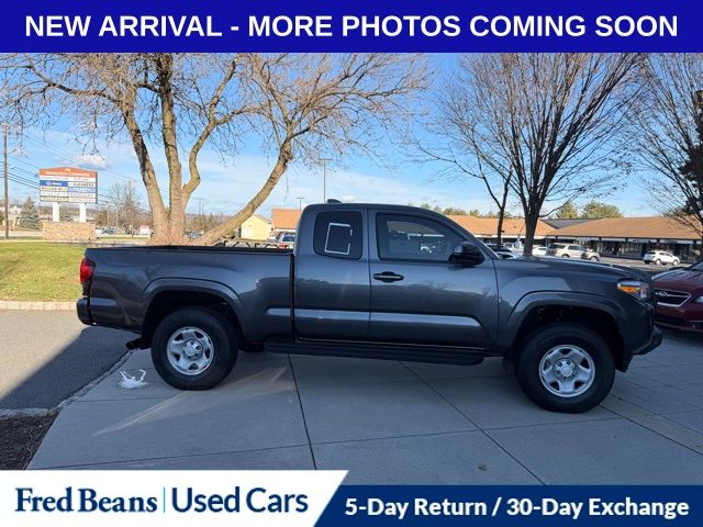 2022 Toyota Tacoma 4x4 Base photo 2