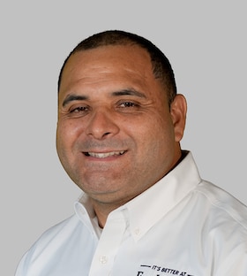 Staff member Angel Guevara from ID_28902f