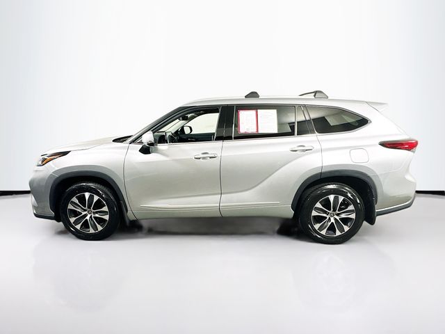 2022 Toyota Highlander XLE photo 4