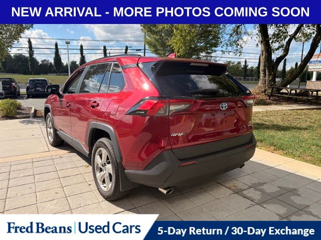 2021 Toyota RAV4 Hybrid XLE Premium photo 3