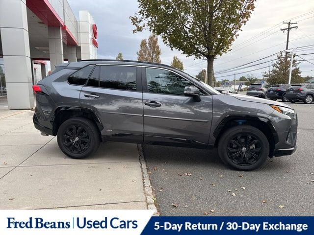 2022 Toyota RAV4 Hybrid SE photo 2