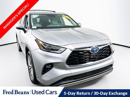 2023 Toyota Highlander Hybrid Platinum