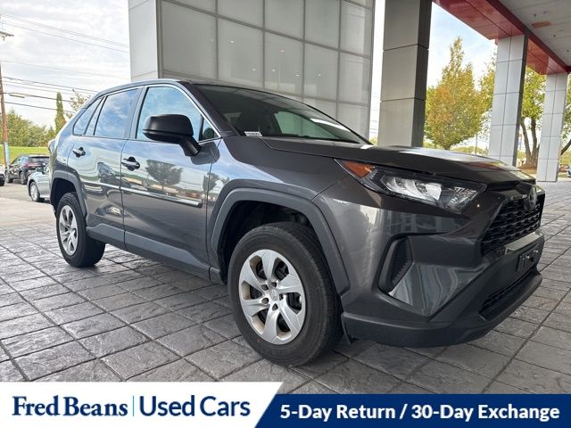 2022 Toyota RAV4 LE photo 2