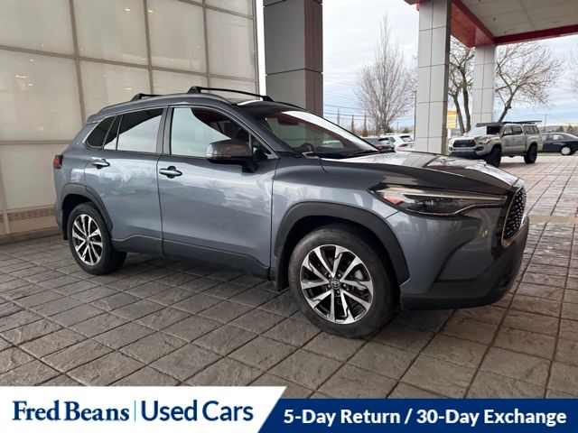 2022 Toyota Corolla Cross XLE photo 3