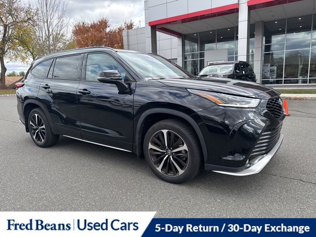 2022 Toyota Highlander XSE photo 3