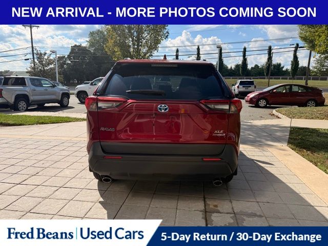 2021 Toyota RAV4 Hybrid XLE Premium photo 2