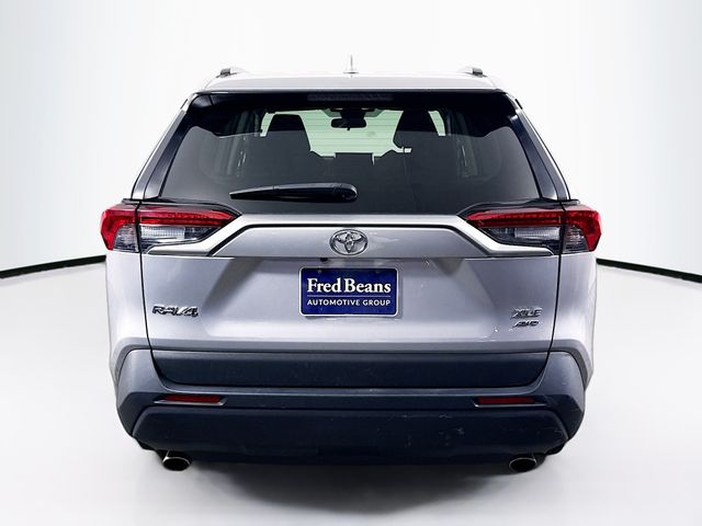 2024 Toyota RAV4 XLE - Photo 7