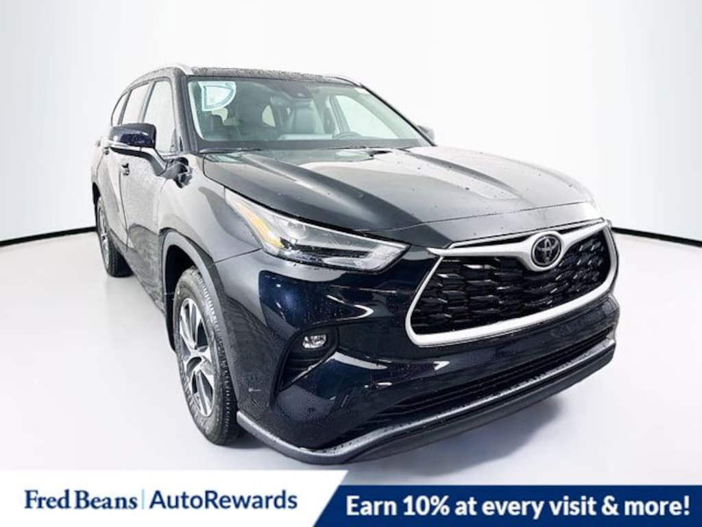 New 2025 Toyota Highlander XLE SUV