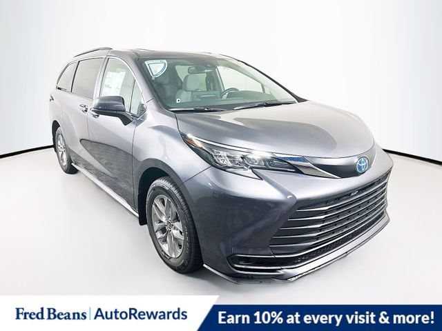 2025 Toyota Sienna Van Passenger Van 