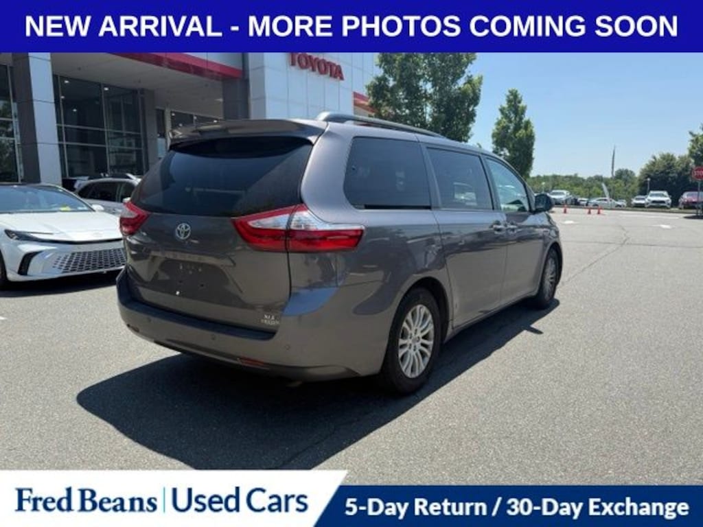 Used 2015 Toyota Sienna XLE Premium Van