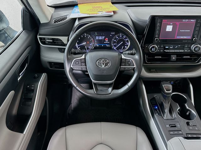 2022 Toyota Highlander XLE - Photo 23