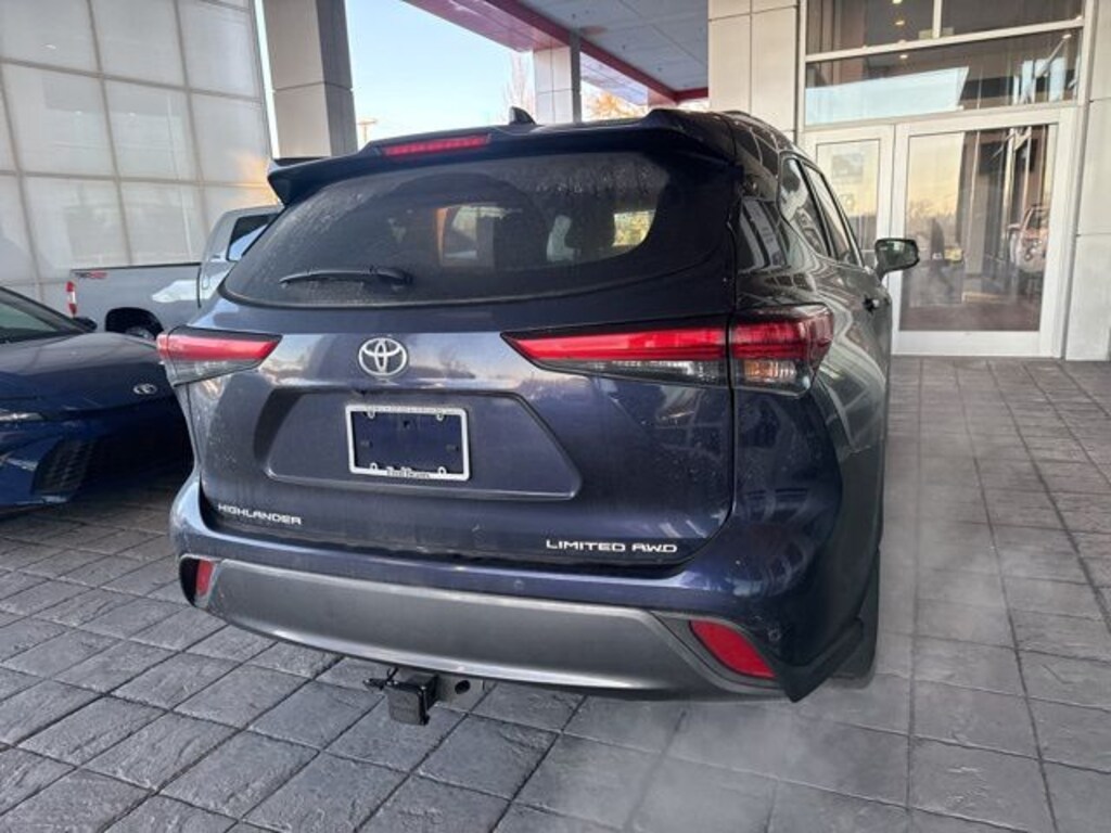 Used 2022 Toyota Highlander Limited SUV