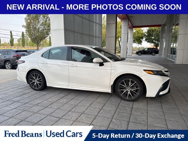 2023 Toyota Camry SE photo 2