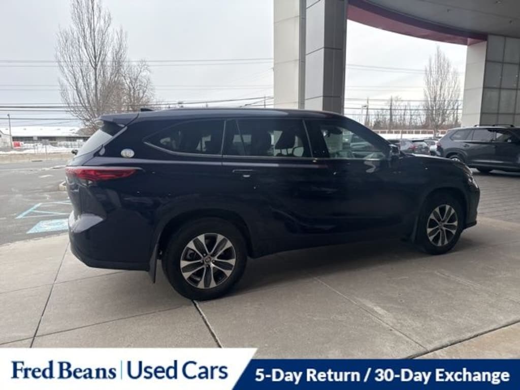 Used 2022 Toyota Highlander XLE SUV
