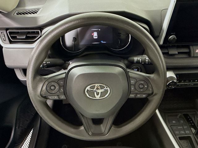 2024 Toyota RAV4 XLE - Photo 14