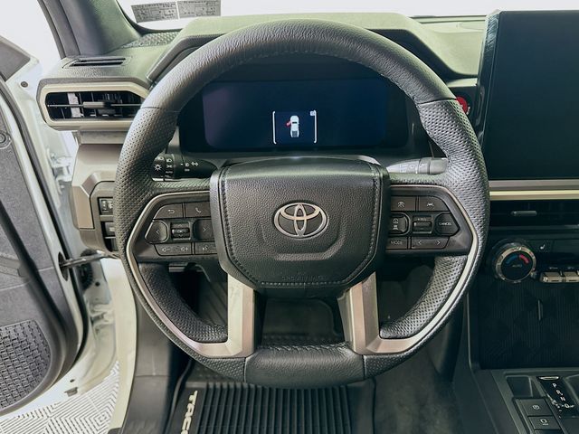 2025 Toyota Tacoma TRD Off Road - Photo 11