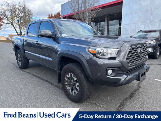 2022 Toyota Tacoma TRD Off-Road V6 photo 2