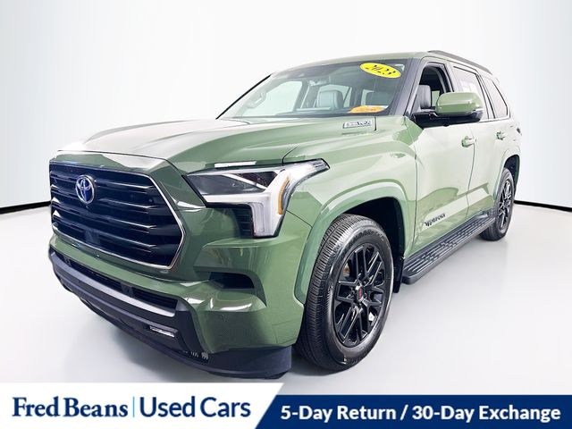 2023 Toyota Sequoia SR5 photo 2