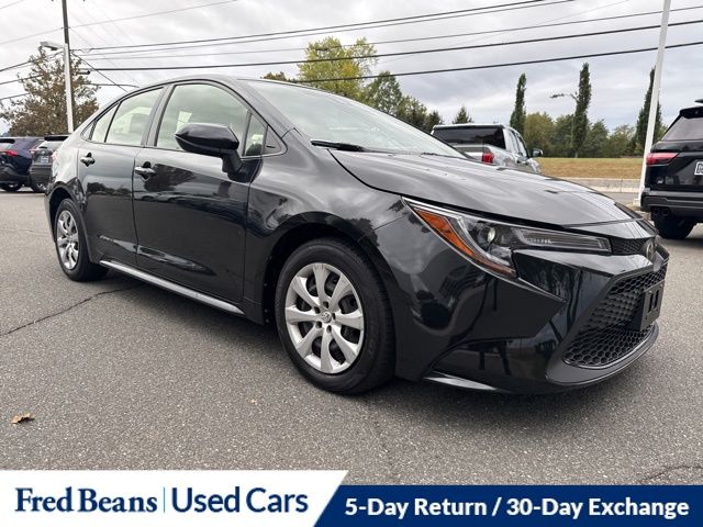 2022 Toyota Corolla LE photo 2