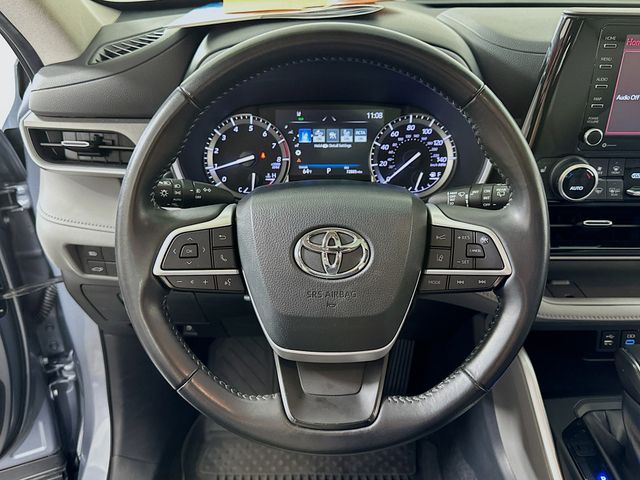 2022 Toyota Highlander XLE - Photo 6