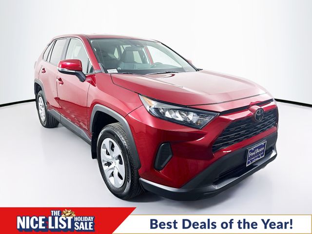 2022 Toyota RAV4 LE's photo