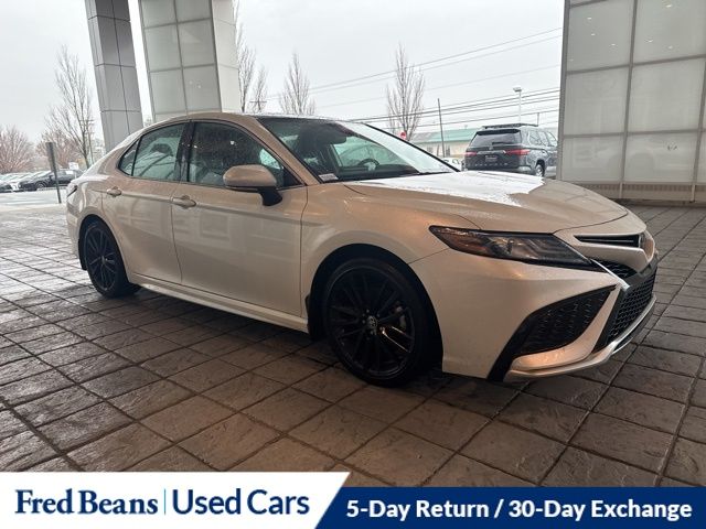 2023 Toyota Camry XSE photo 3