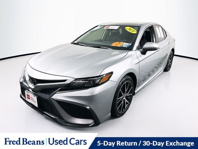 2021 Toyota Camry SE photo 3